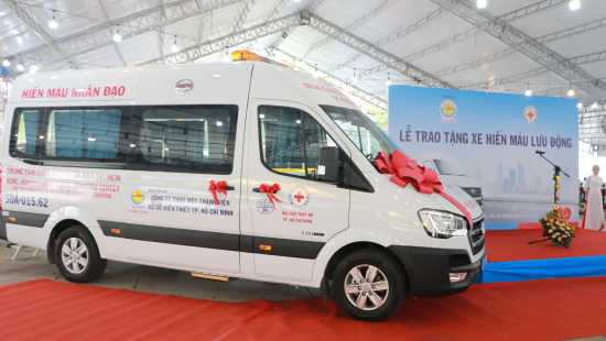 SAMCO là Nhà sản xuất Xe hiến máu lưu động cho Hội Chữ thập Đỏ Tp. Hồ Chí Minh